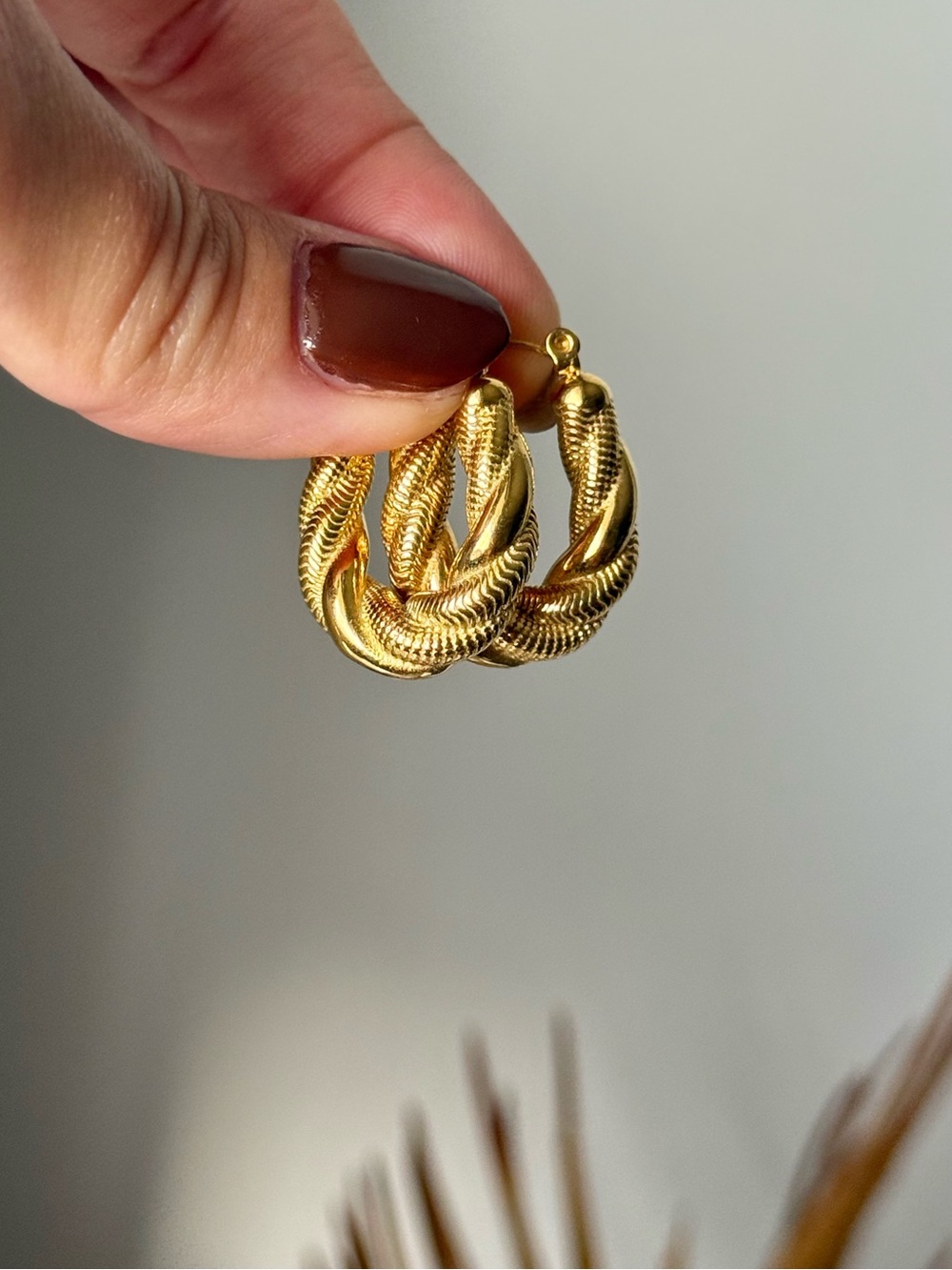 Chunky Gold Twisted Rope Hoop Earrings Vintage Style Oval Huggies